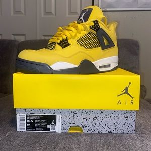 Jordan 4 “Lightning” 2021